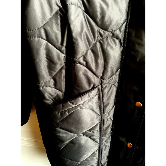 Quince Women’s Black Quilted Jacket – Lightweight, Gold Hardware, Size M - Picture 4 of 7